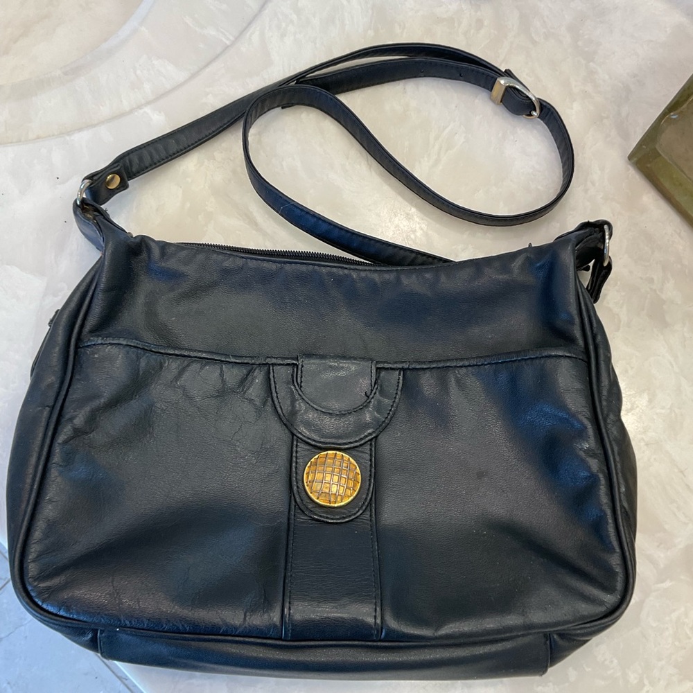 FREE with purchase of any other item at list price: Shoulder Bag, Leather, black